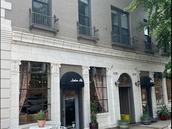 2nd image of 536 Campbell St APT 1