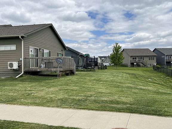 3rd image of 1901 NE Little Beaver Dr