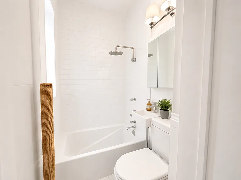 80 Charles St #1E — Photo 3