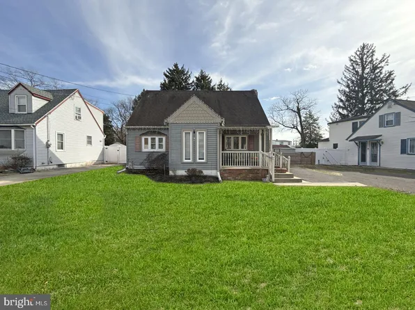 9 Grant Ave, Somerdale, NJ 08083