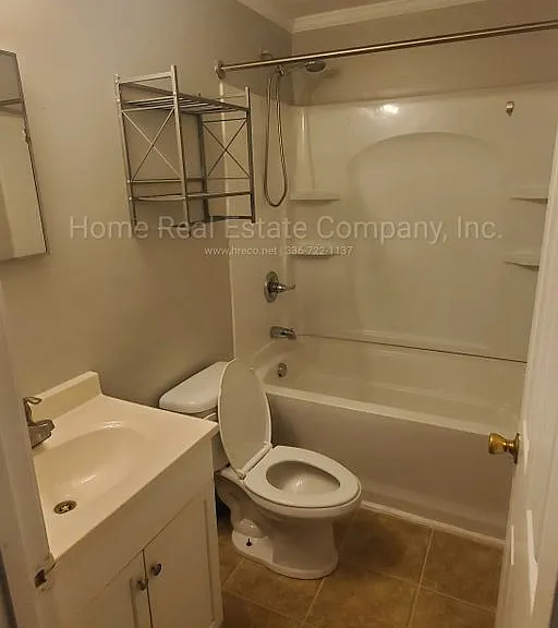 2705 Ludwig St — Photo 6