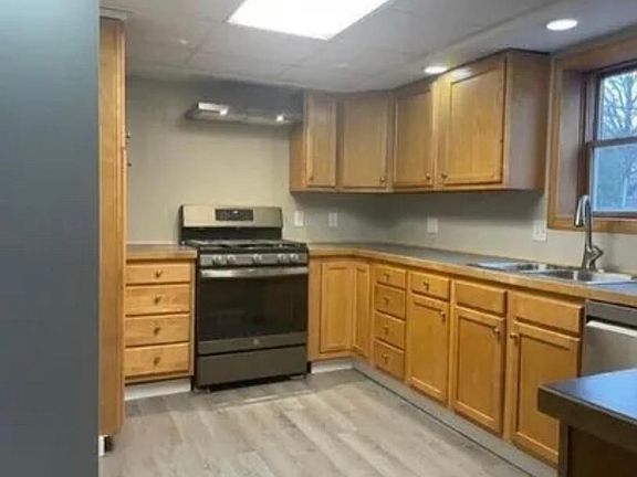 Updated kitchen with new appliances