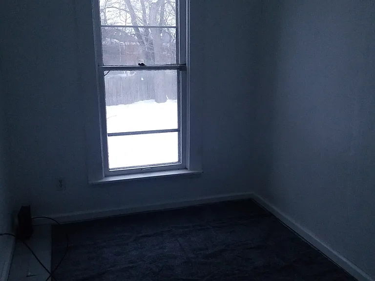 37 Marshall Ave #1/2 — Photo 5