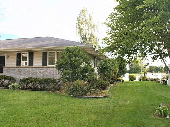 5th image of 301 N Lakeshore Dr