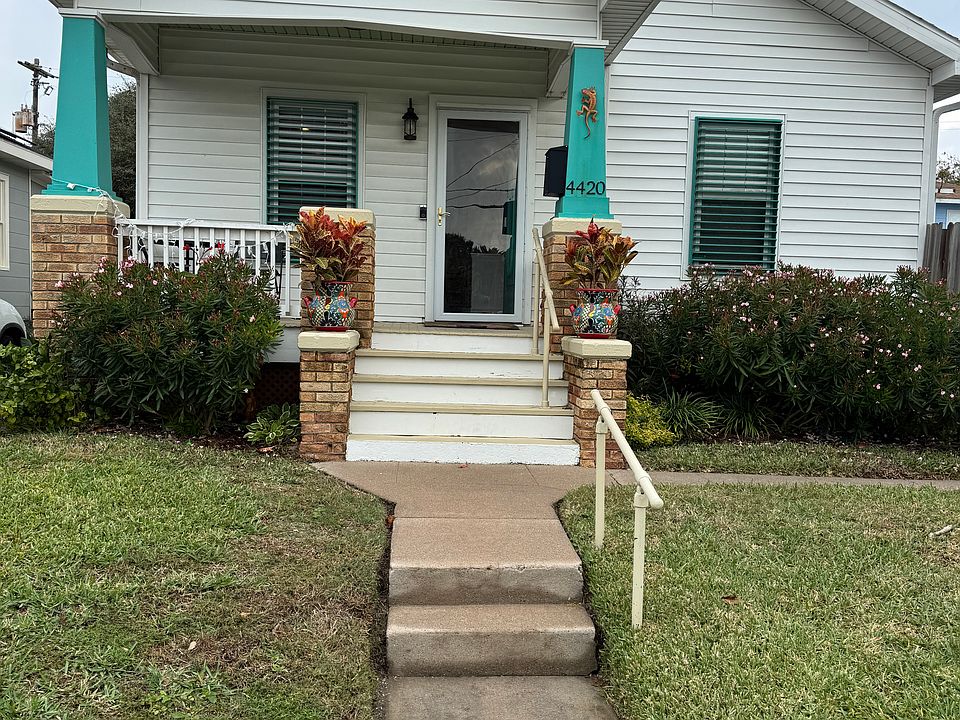 Welcome to your bungalow in one of Galveston's most desirable neighborhoods.