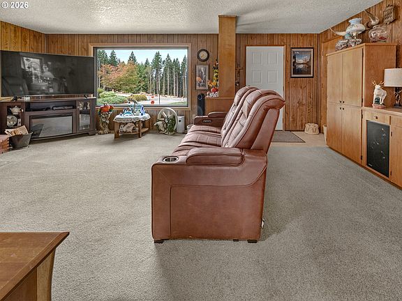 3rd image of 25420 NW Pumpkin Ridge Rd