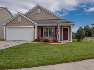 100 Vinca Dr, Goose Creek, SC 29445