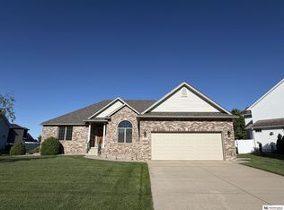 1250 Glenwood Ct, Fremont, NE 68025