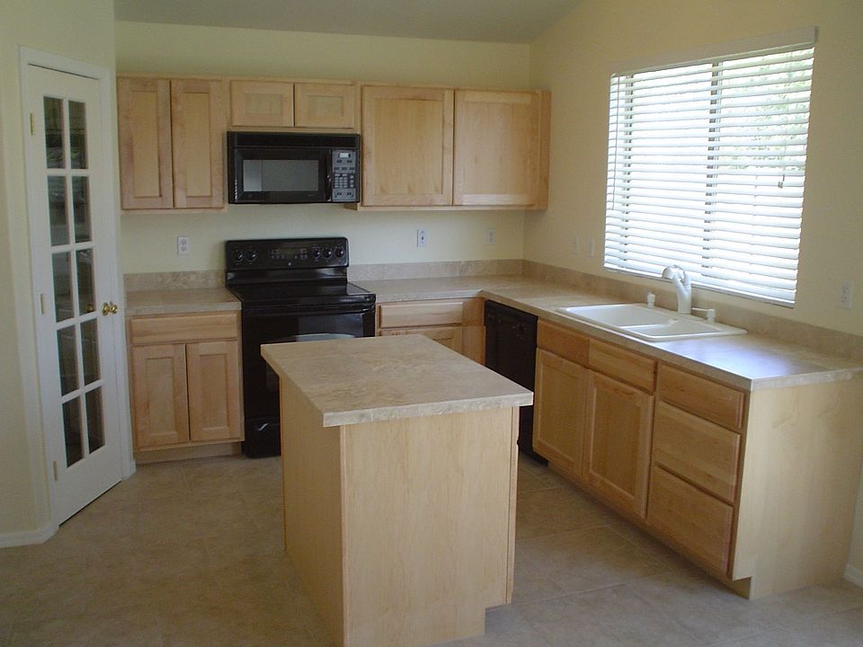 1st image of 2083 E Palomino Dr