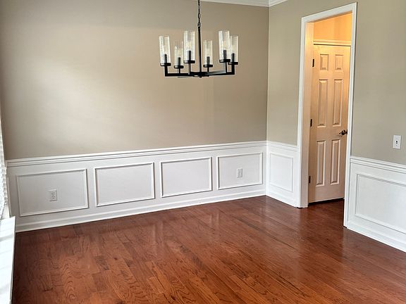 5th image of 8610 Fieldcroft Dr