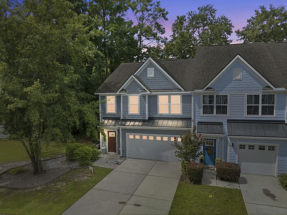 3rd image of 209 Grand Palm Ln