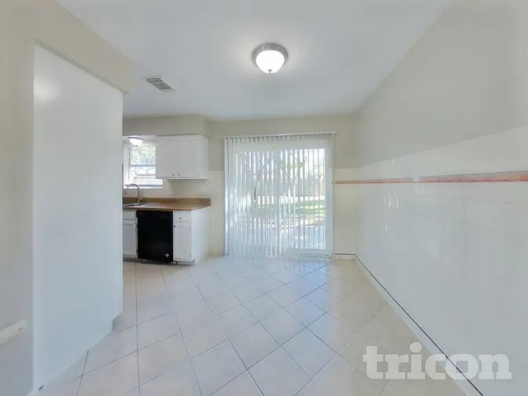 7519 Lobera Dr — Photo 4