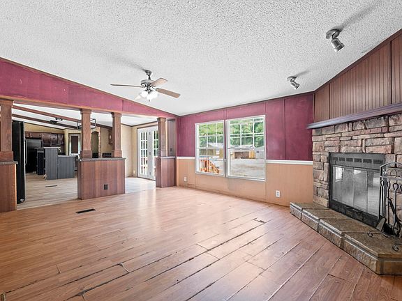 4th image of 1545 Clarkson Rd