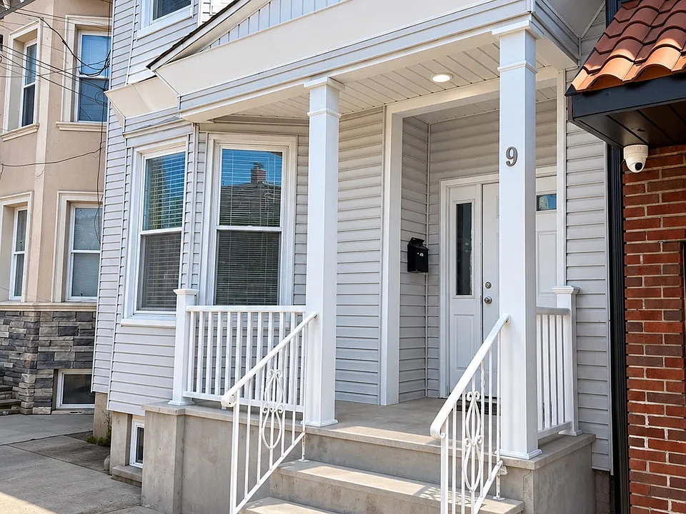 9 Houston St #1