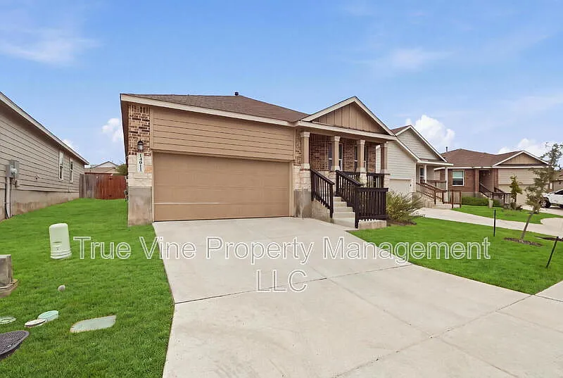 3 bed, 2.0 bath, 1910 sqft, $1,975 — Photo 4