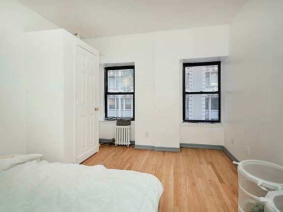3rd image of 41 E 41st St #4A