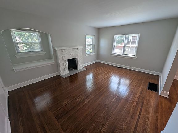 4th image of 1762 Catalina Ave