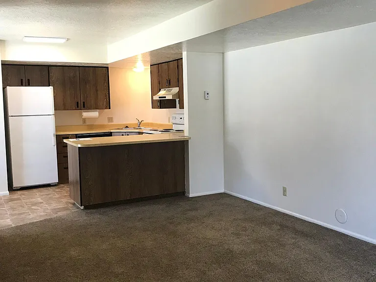 125 W 900 N — Photo 2