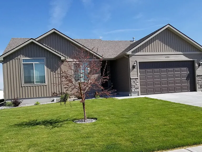 4255 Marlin Dr — Photo 1