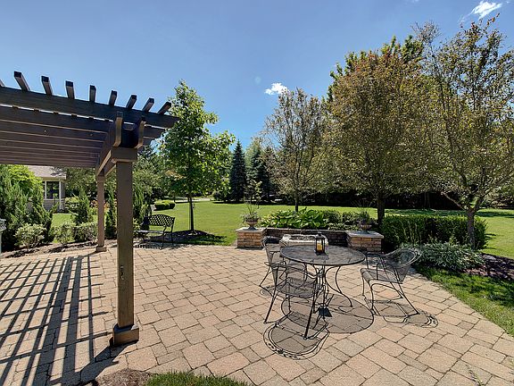 4th image of 8753 Corinthian Ln