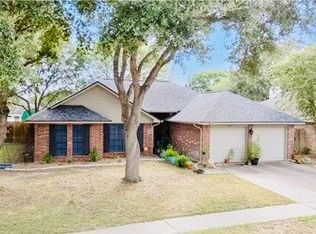 101 Bridle Ln, Victoria, TX 77904