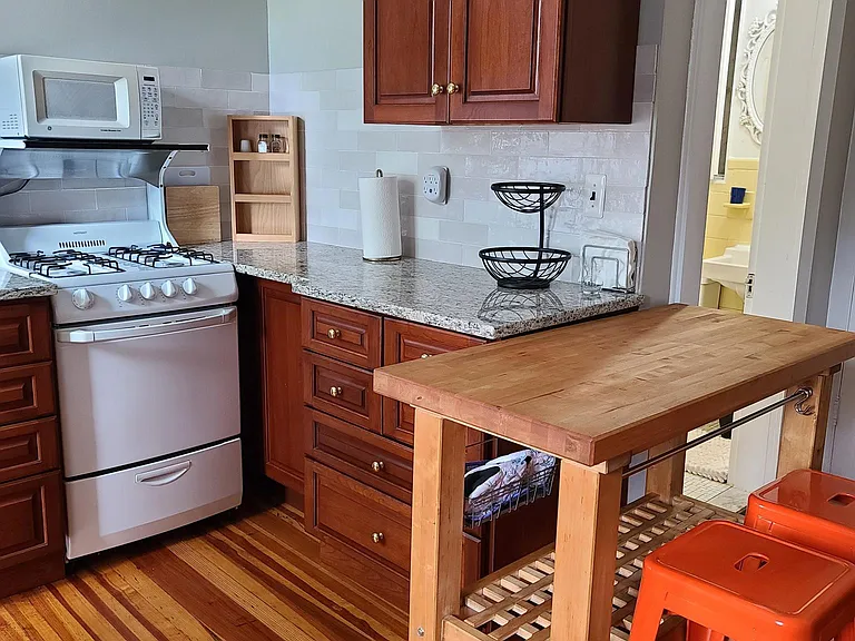 28 Trumbull St #1 — Photo 7