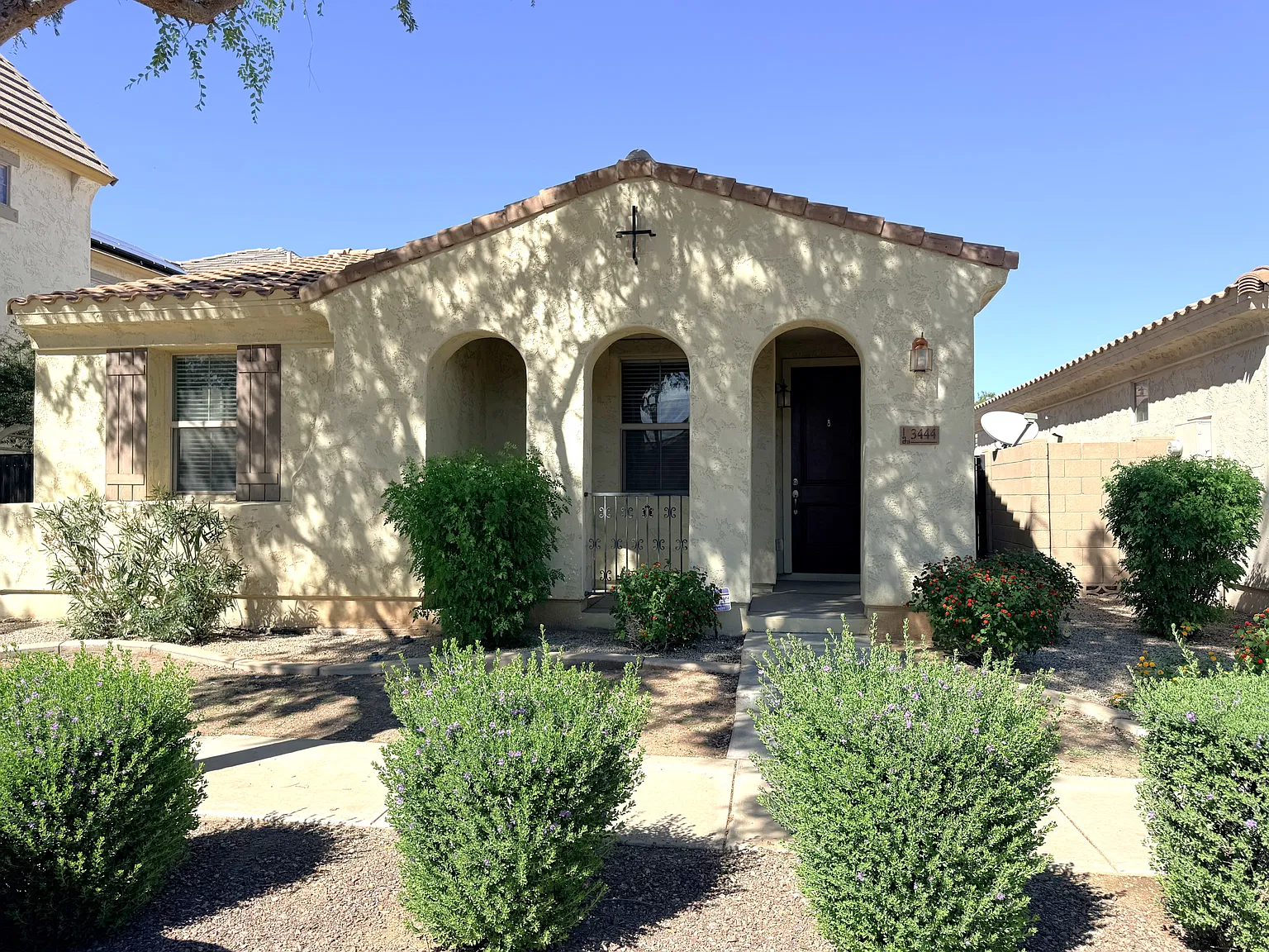 3 bed, 1717 sqft, $2,350 — Photo 1