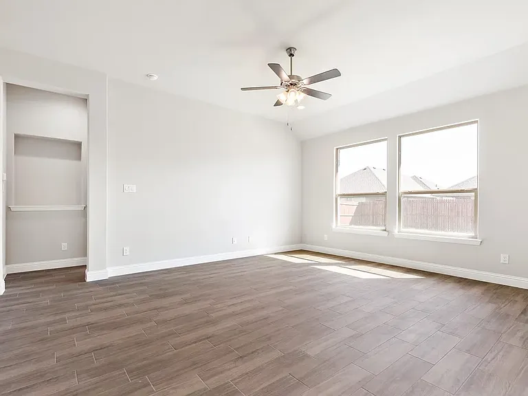 1137 Castlerock Rd — Photo 9