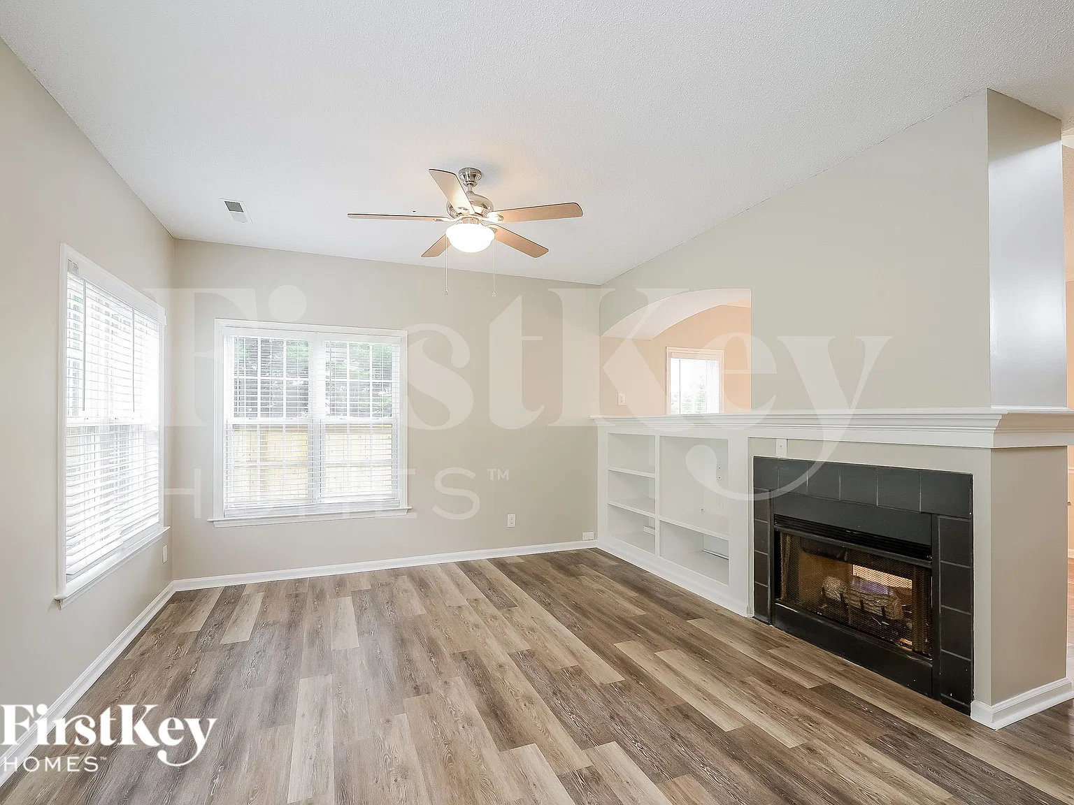 3 bed, 2.5 bath, 2317 sqft, $2,950 — Photo 4