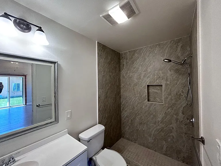 5452 Loma Ave #A — Photo 9