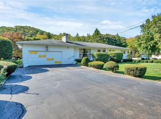 82 Margaret Cir, Naugatuck, CT 06770