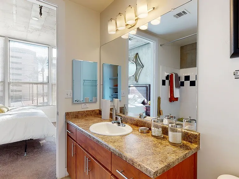 Skyline Lofts — Photo 8