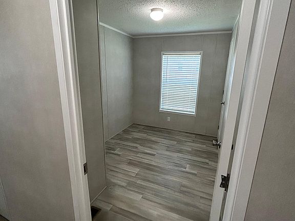 4th image of 414 E Jackson St Lot 24