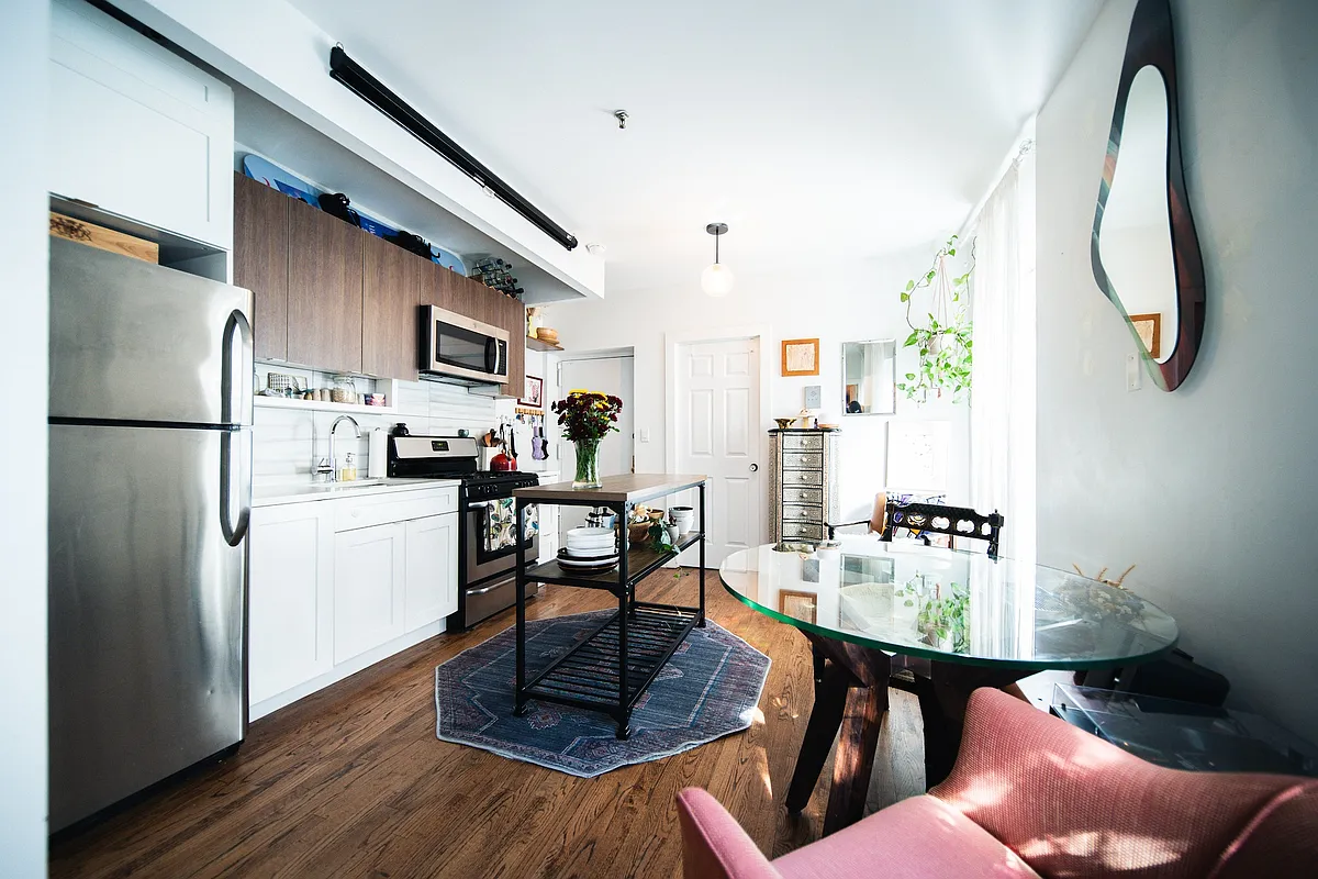 Building Photo - 1062 Bergen St #3C