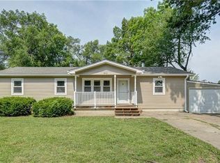 802 S Harding St, Oak Grove, MO 64075
