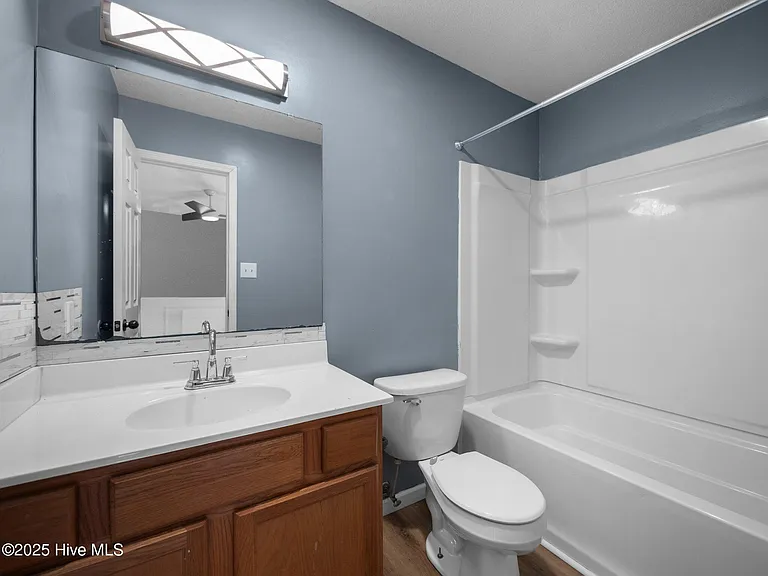 218 Winterberry Ct — Photo 13