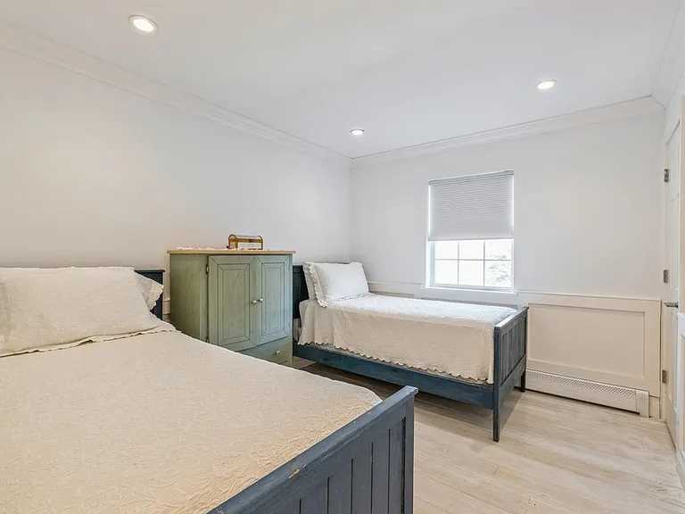 11 E Gate Rd — Photo 10