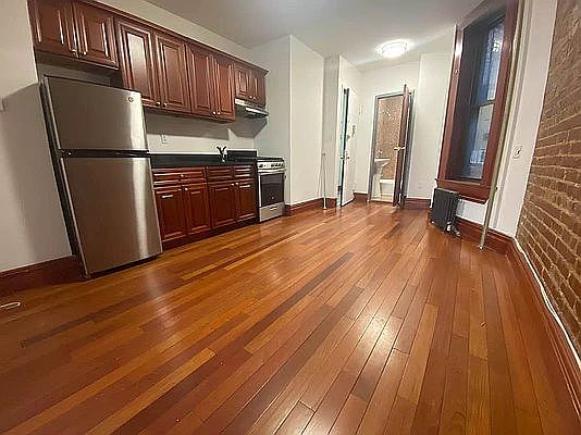 3rd image of 1408 Madison Ave #3E