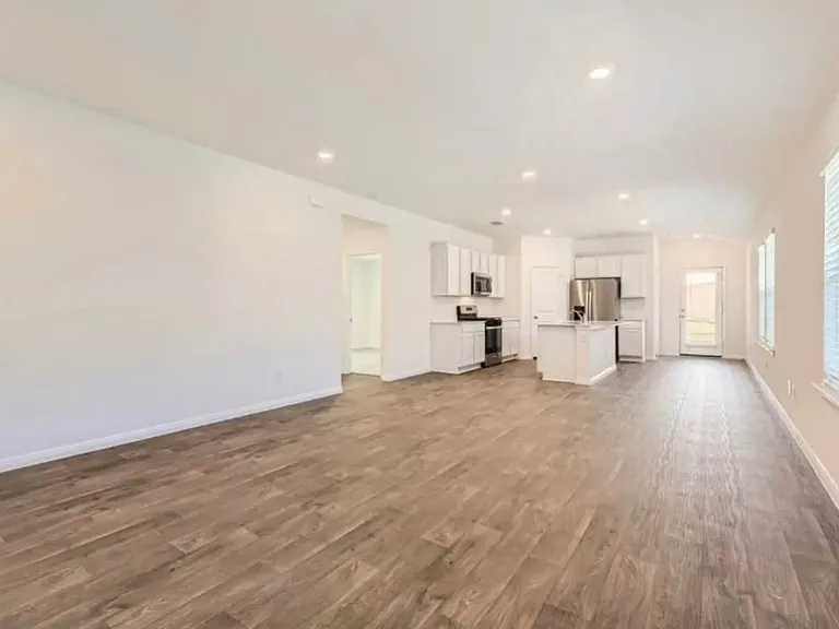 338 Windmill Palm Dr — Photo 3