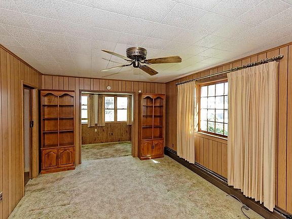 3rd image of 52 Watervliet Ave