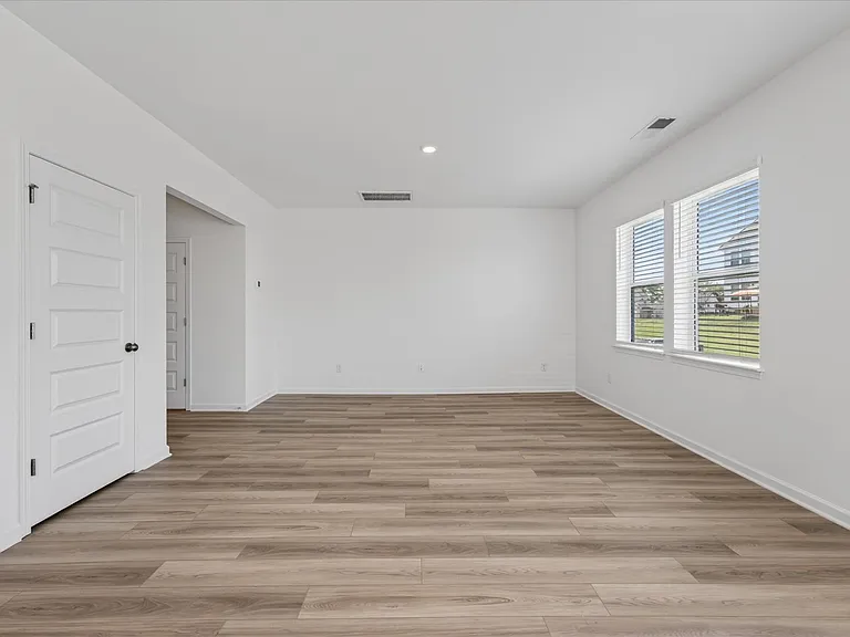 1278 Ross Farms Blvd — Photo 8