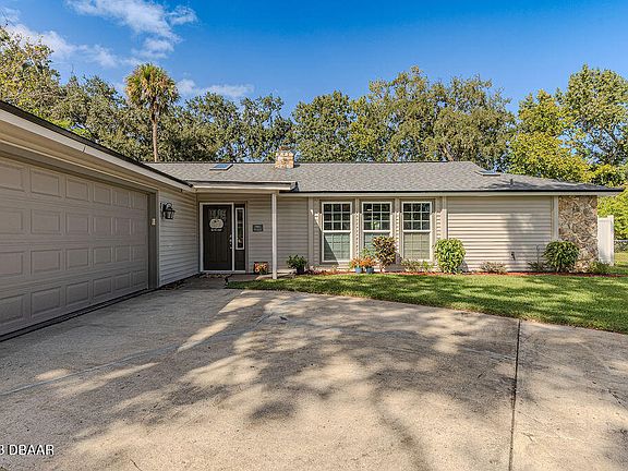 2nd image of 907 Tree Garden Dr