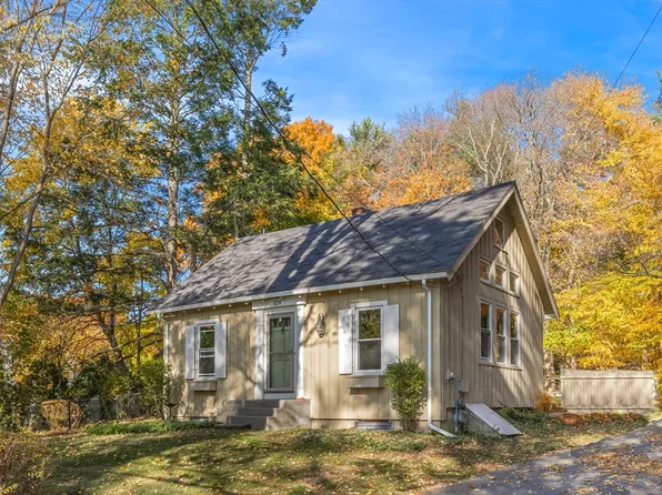 324 Summer St, Lynnfield, MA 01940