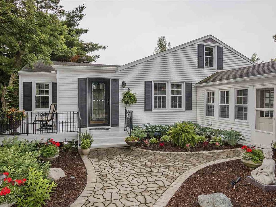 1st image of 5423 N Montclair Ave
