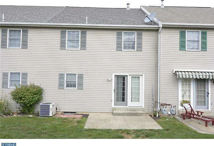 1033 Fredrick Blvd — Photo 2