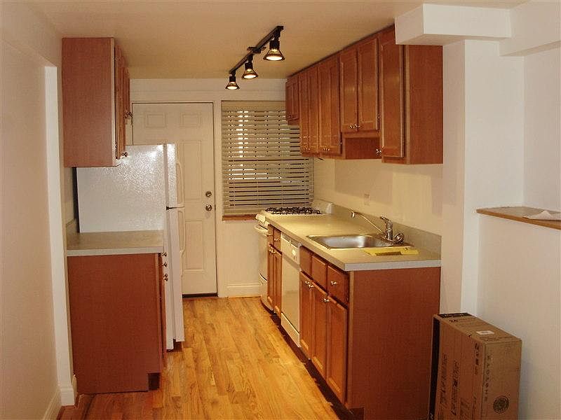 1st image of 903 W Diversey Ave #G