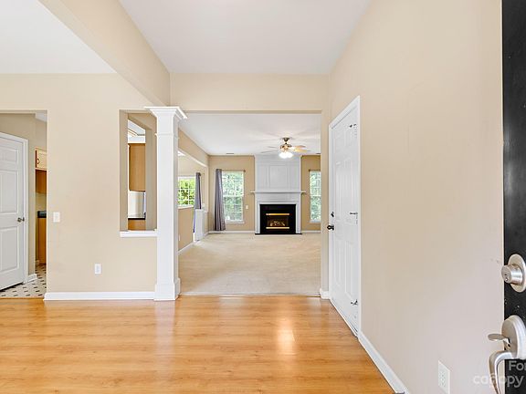 2nd image of 6838 Beverly Springs Dr