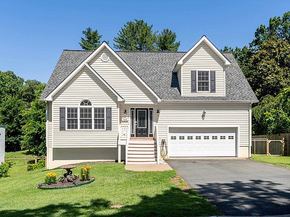 5th image of 1015 Birdwood Rd