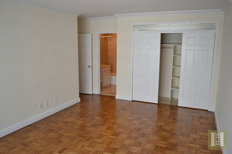 2nd image of 60 W 57th St APT 10B