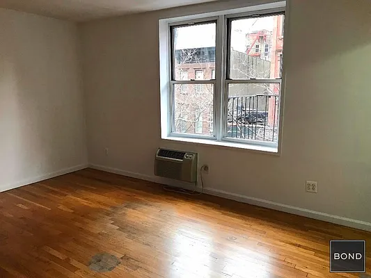 Rented by Bond New York | media 5